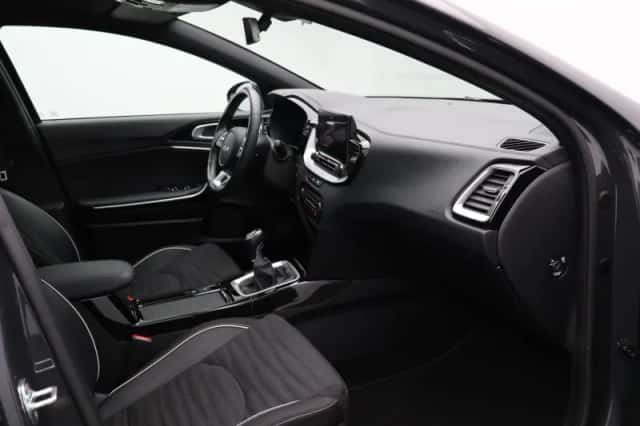 Kia XCeed (2023) thumbnail 33