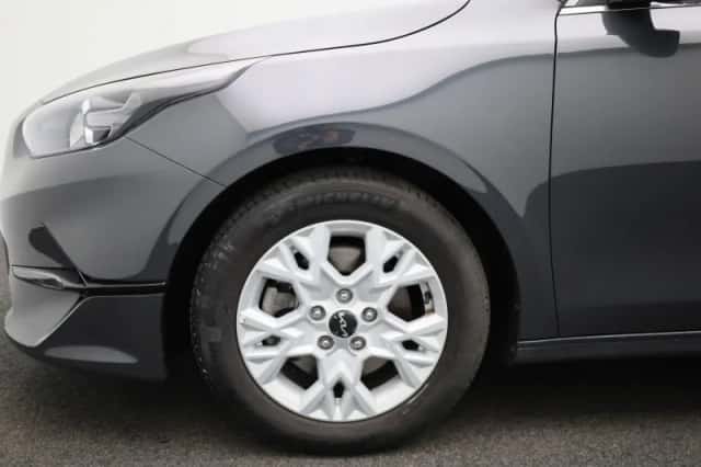 Kia Ceed Sportswagon (2024) thumbnail 13