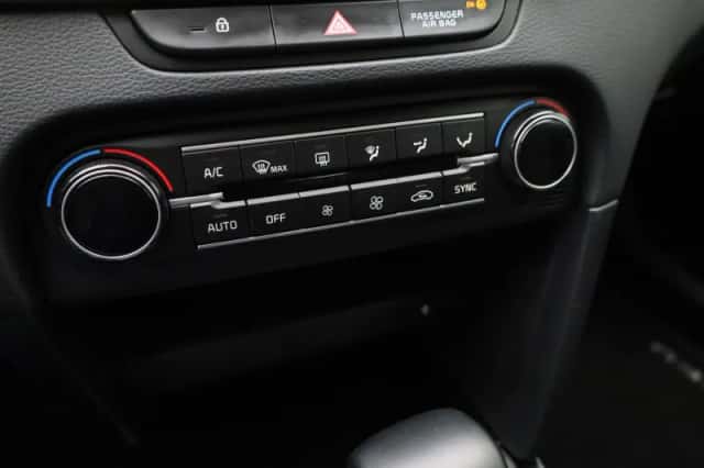 Kia Ceed Sportswagon (2024) thumbnail 21