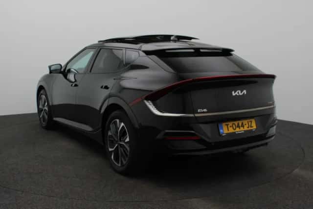 Kia EV6 (2023) thumbnail 3