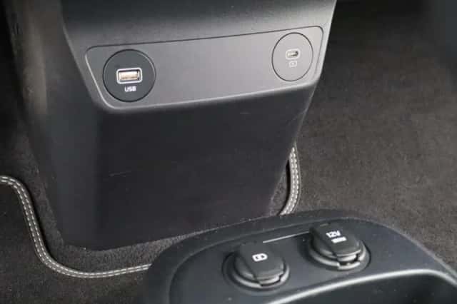 Kia EV6 (2023) thumbnail 24