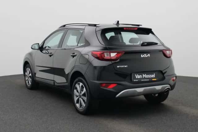 Kia Stonic (2024) thumbnail 2