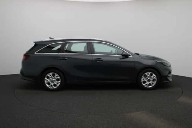 Kia Ceed Sportswagon (2024) thumbnail 6