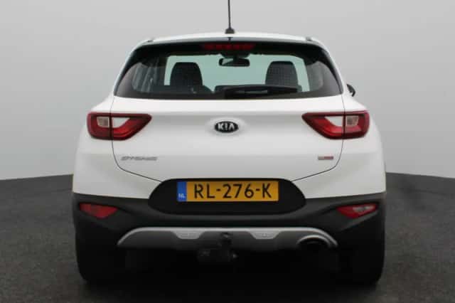 Kia Stonic (2018) thumbnail 5