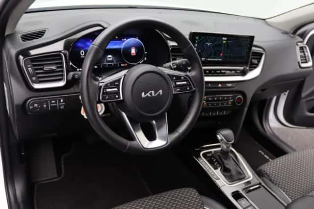 Kia Ceed Sportswagon (2024) thumbnail 3