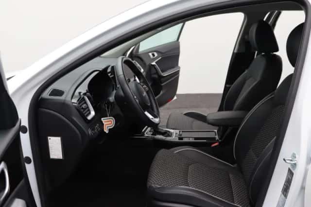 Kia Ceed Sportswagon (2024) thumbnail 4