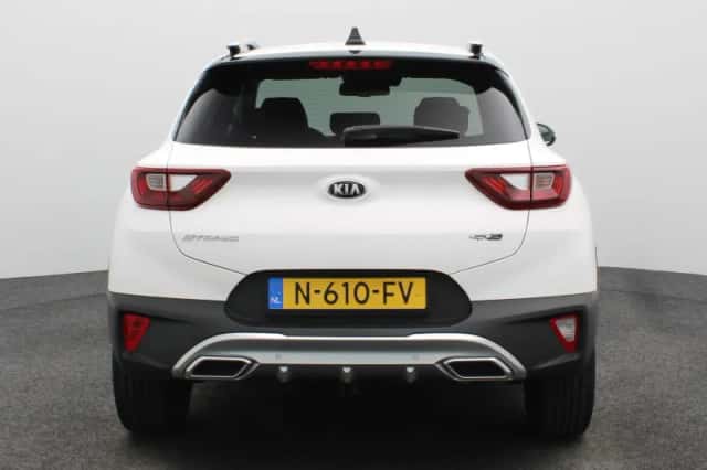 Kia Stonic (2021) thumbnail 5