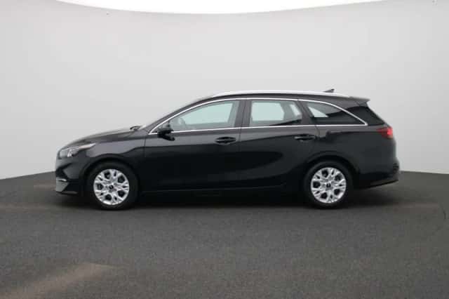 Kia Ceed Sportswagon (2024) thumbnail 4