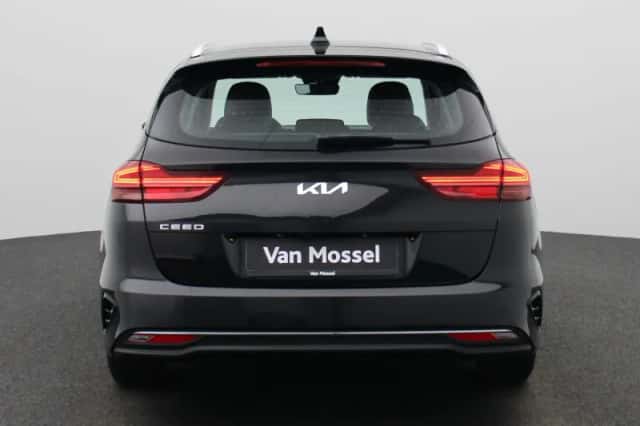 Kia Ceed Sportswagon (2024) thumbnail 5