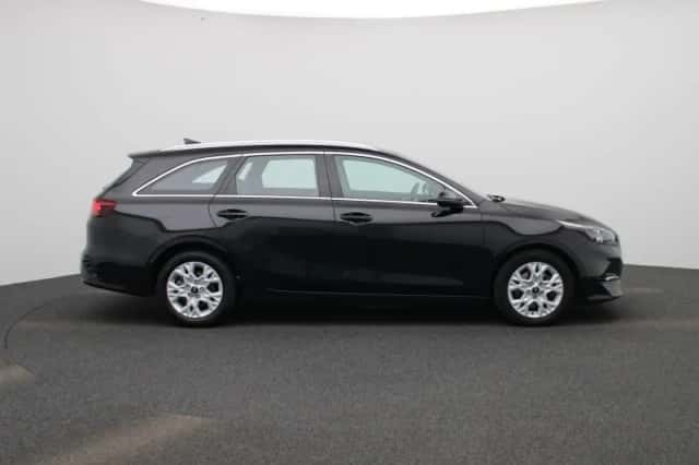 Kia Ceed Sportswagon (2024) thumbnail 6
