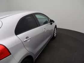 Kia Rio thumbnail 35