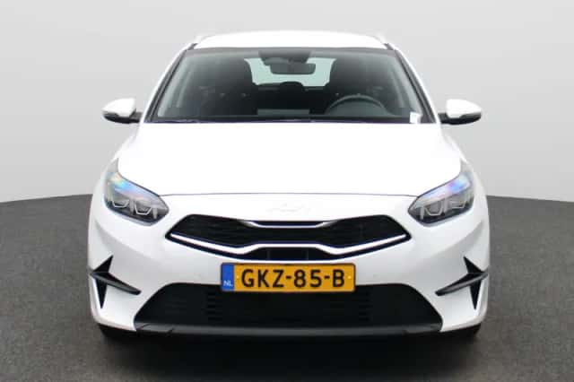 Kia Ceed Sportswagon (2024) thumbnail 3