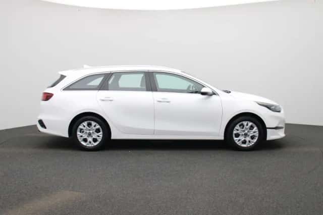 Kia Ceed Sportswagon (2024) thumbnail 6