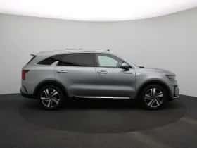 Kia Sorento (2023) thumbnail 6