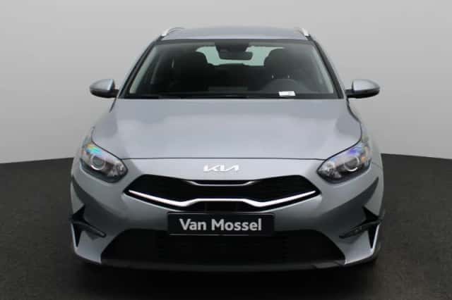 Kia Cee'd (2024) thumbnail 3
