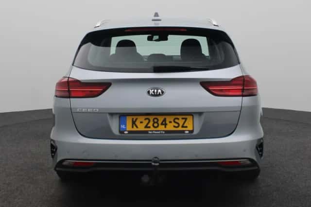 Kia Ceed Sportswagon (2021) thumbnail 5