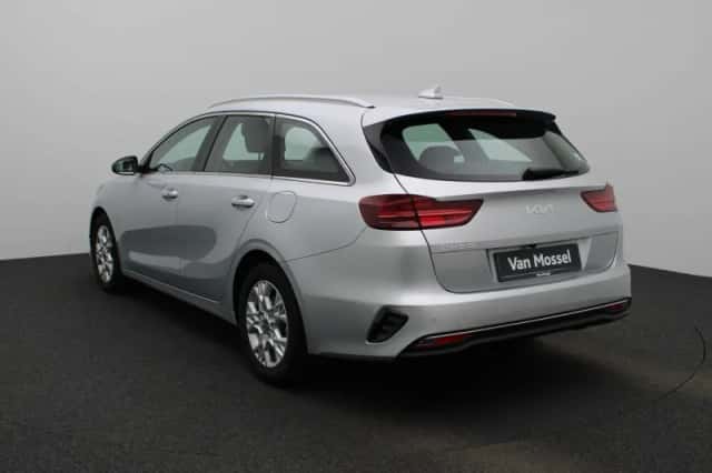 Kia Cee'd (2024) thumbnail 2
