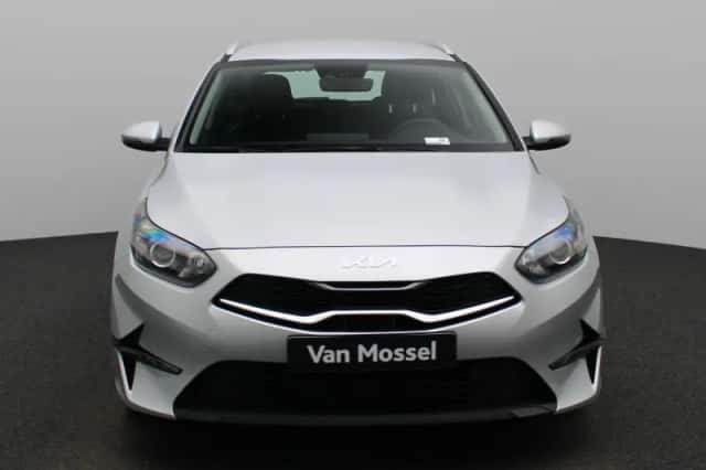 Kia Cee'd (2024) thumbnail 3