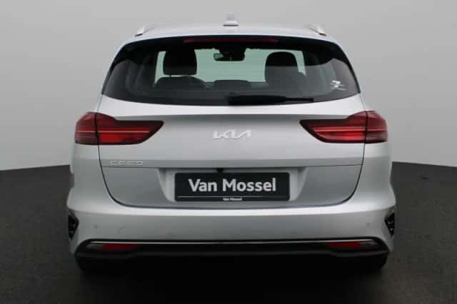 Kia Cee'd (2024) thumbnail 5