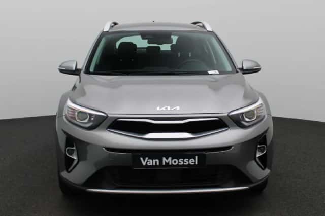 Kia Stonic (2024) thumbnail 4