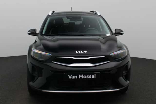 Kia Stonic (2024) thumbnail 3