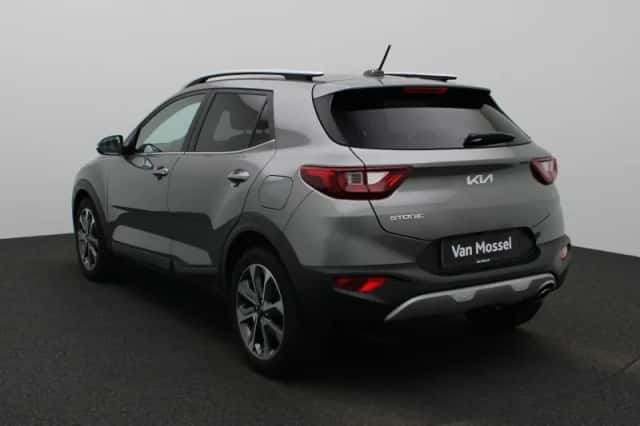 Kia Stonic (2024) thumbnail 2