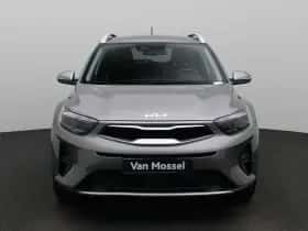 Kia Stonic (2024) thumbnail 3