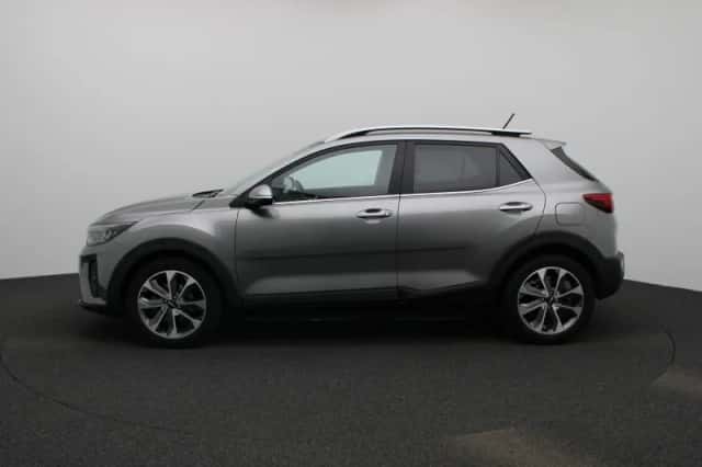 Kia Stonic (2024) thumbnail 4