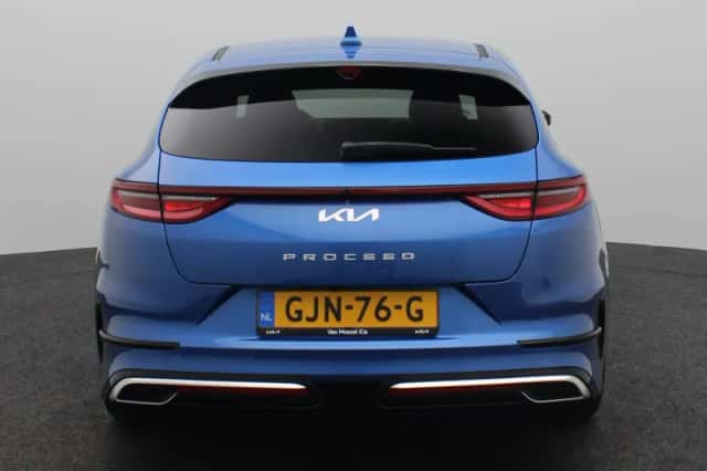Kia Proceed (2024) thumbnail 5
