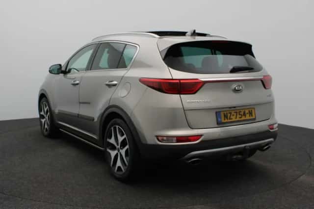Kia Sportage (2017) thumbnail 2