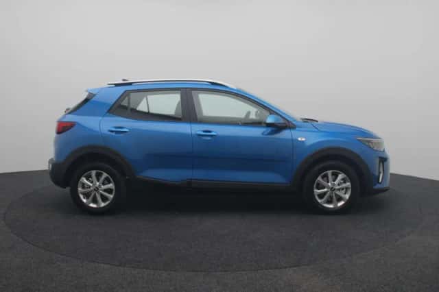 Kia Stonic (2025) thumbnail 6