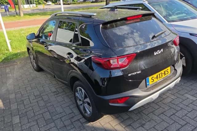 Kia Stonic (2023) thumbnail 2