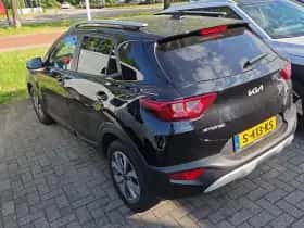 Kia Stonic (2023) thumbnail 2