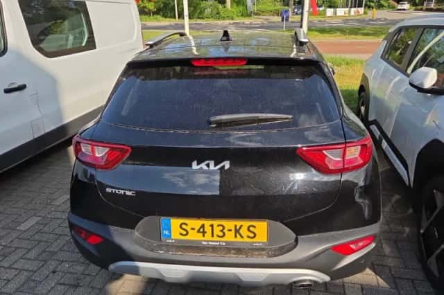 Kia Stonic (2023) thumbnail 3