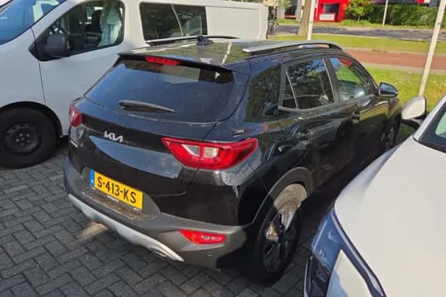 Kia Stonic (2023) thumbnail 4