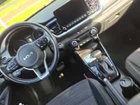 Kia Stonic (2023) thumbnail 8