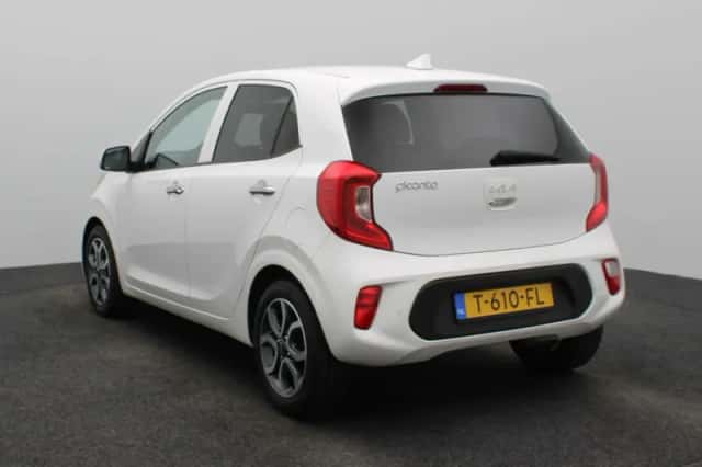 Kia Picanto (2023) thumbnail 2