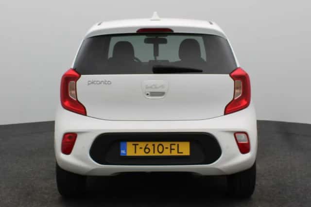 Kia Picanto (2023) thumbnail 5