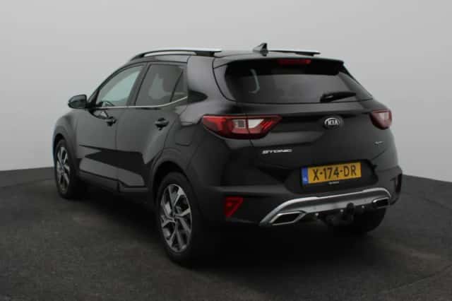 Kia Stonic (2021) thumbnail 2
