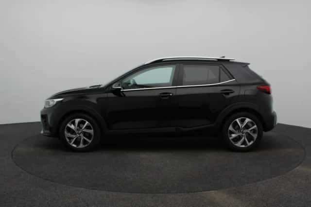 Kia Stonic (2021) thumbnail 4