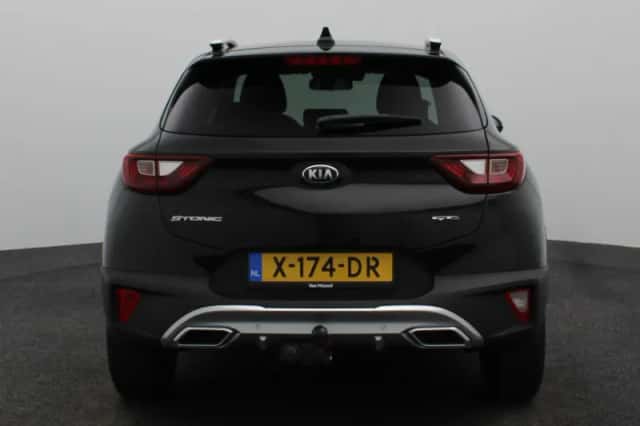Kia Stonic (2021) thumbnail 5