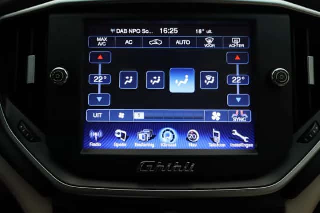 Maserati Ghibli (2013) thumbnail 18