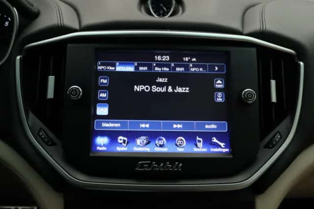 Maserati Ghibli (2013) thumbnail 8