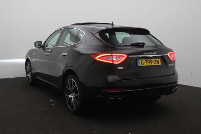 Maserati Levante (2017) thumbnail 2