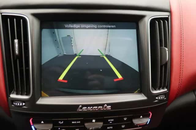 Maserati Levante (2017) thumbnail 17