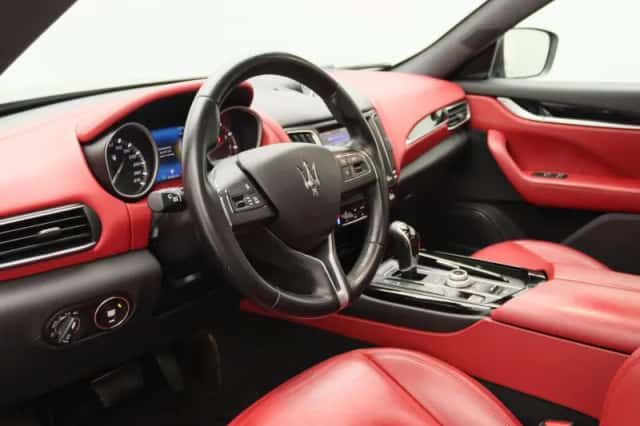 Maserati Levante (2017) thumbnail 23