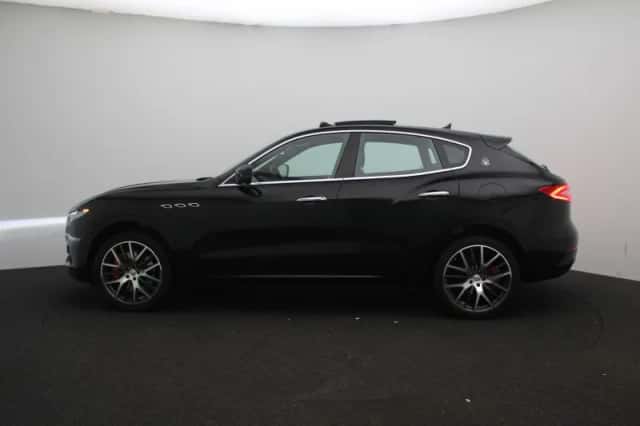 Maserati Levante (2017) thumbnail 4