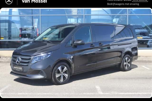 Mercedes-Benz Vito (2024) thumbnail 1