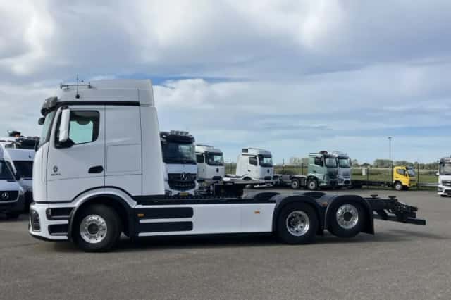 Mercedes-Benz EActros (2025) thumbnail 4