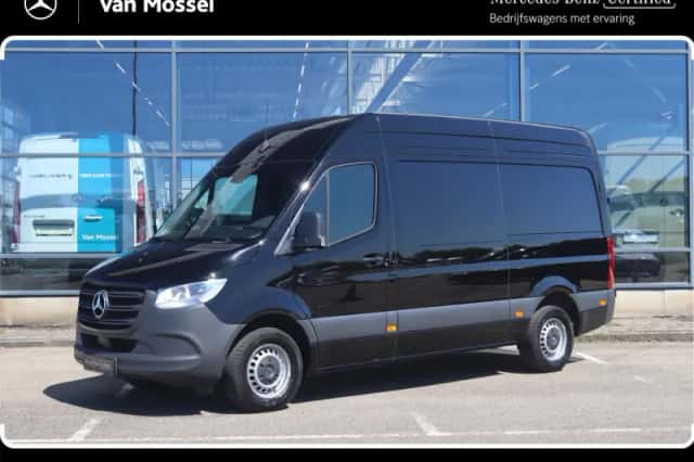 Mercedes-Benz Sprinter (2024) thumbnail 1